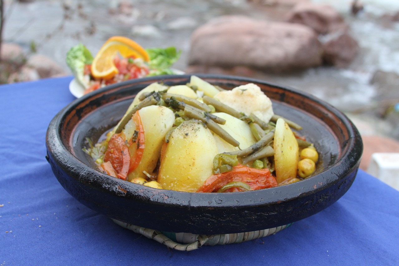 Tadżin – tradycyjne danie kuchni arabskiej i śródziemnomorskiej